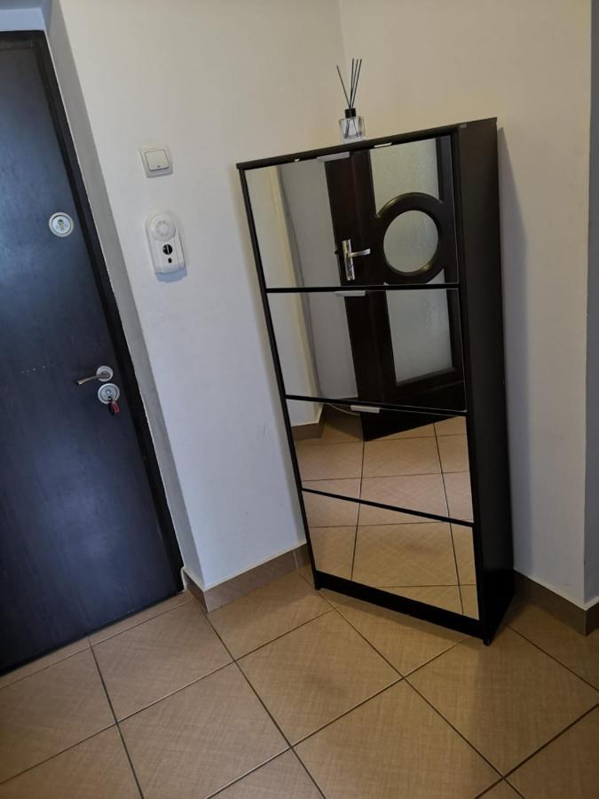 Appartement Deea Apartament à Craiova Extérieur photo